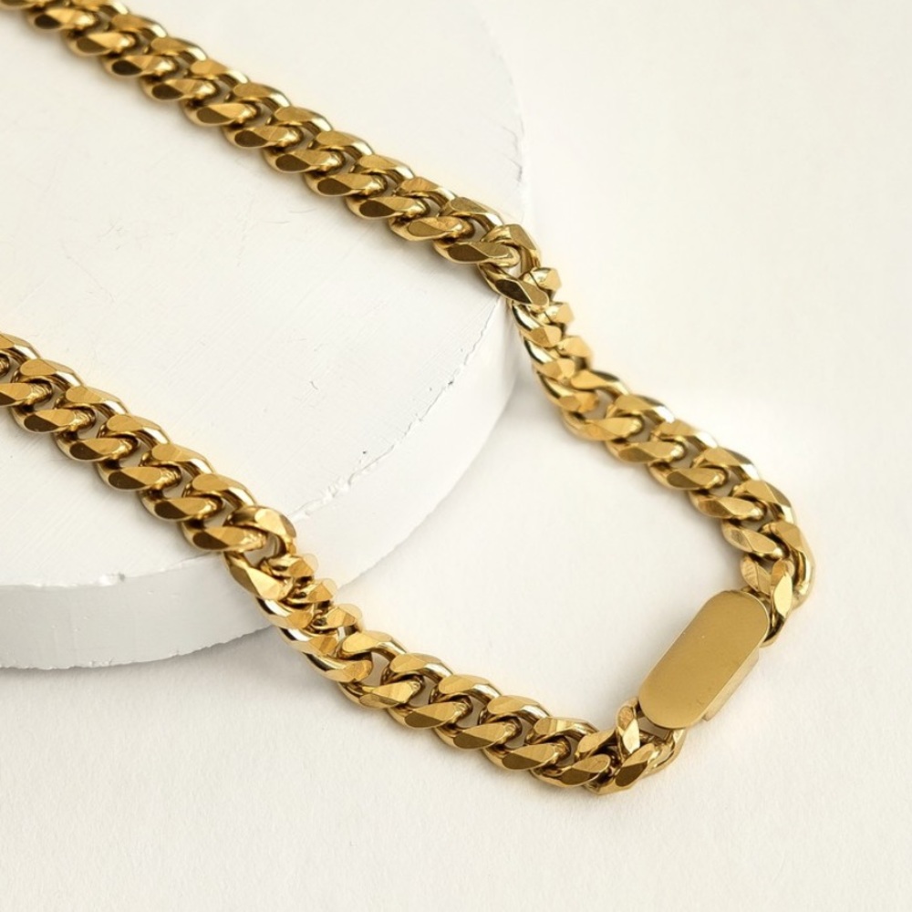 Link Chain Necklace | Gold Plated Stainless Steel - Picture 2 of 3